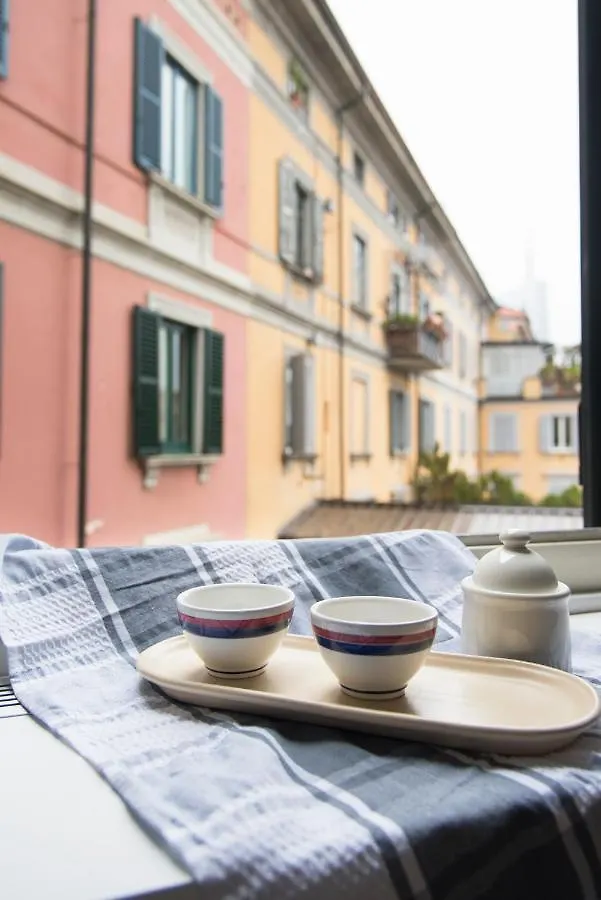 Apartment Brera District 2 Bedrooms -Youhosty Milan Italy