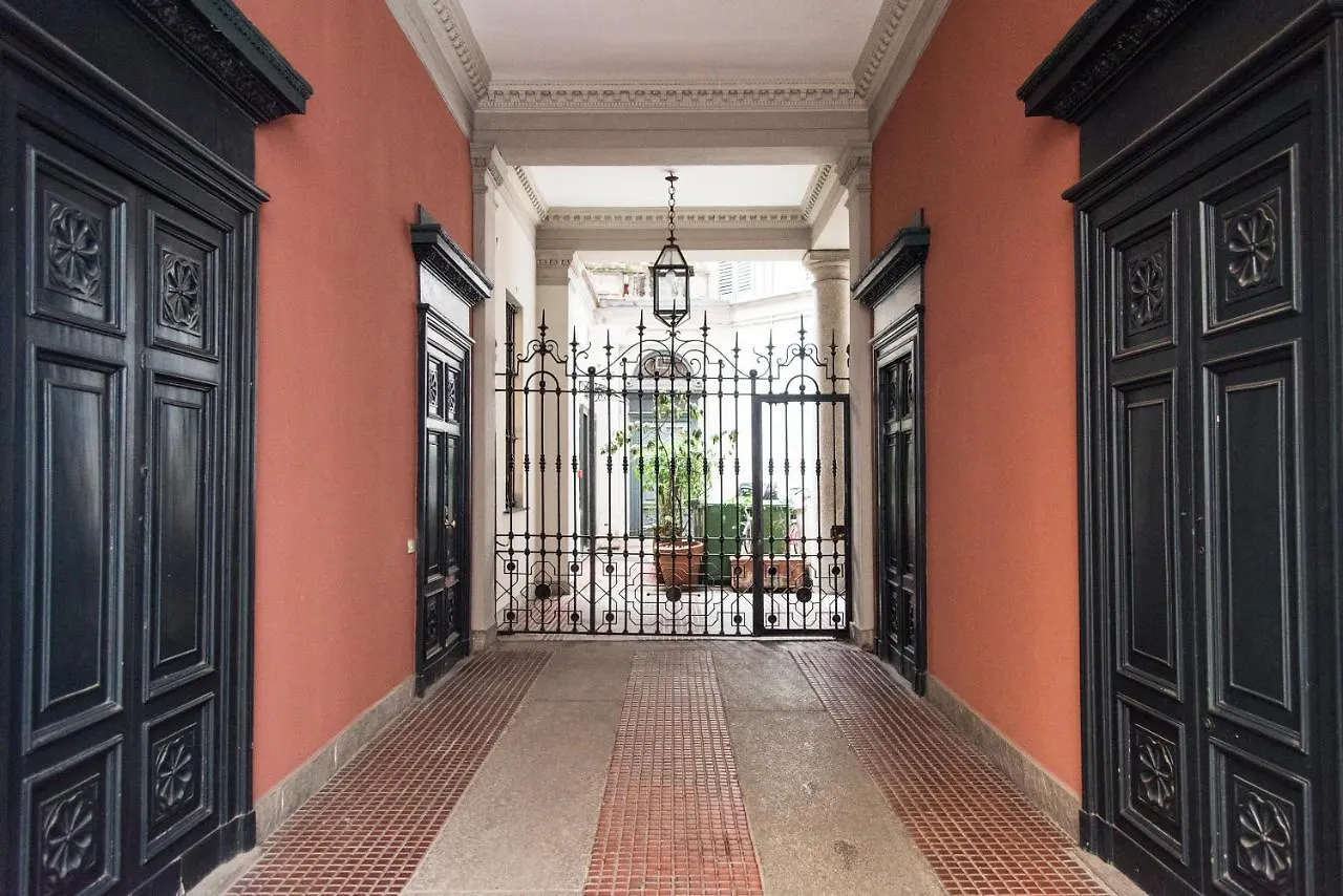 Apartment Brera District 2 Bedrooms -Youhosty Milan