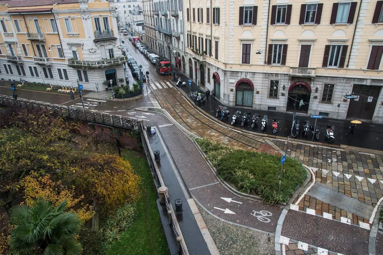 Apartment Brera District 2 Bedrooms -Youhosty Milan Italy